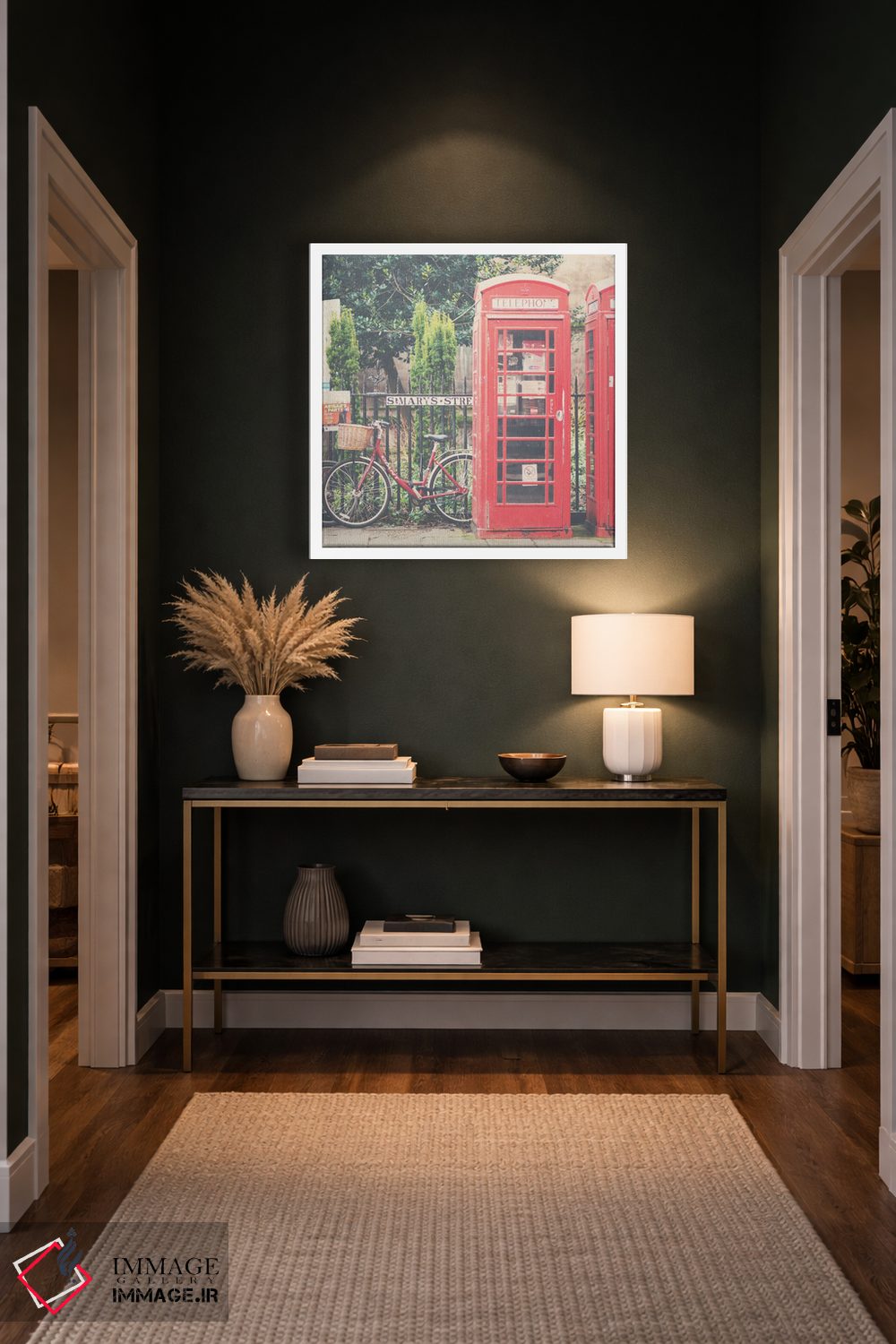 تابلو دکوراتیو یک دوچرخه قرمز و باجه های تلفن اثر لورا ایوانز - D4W