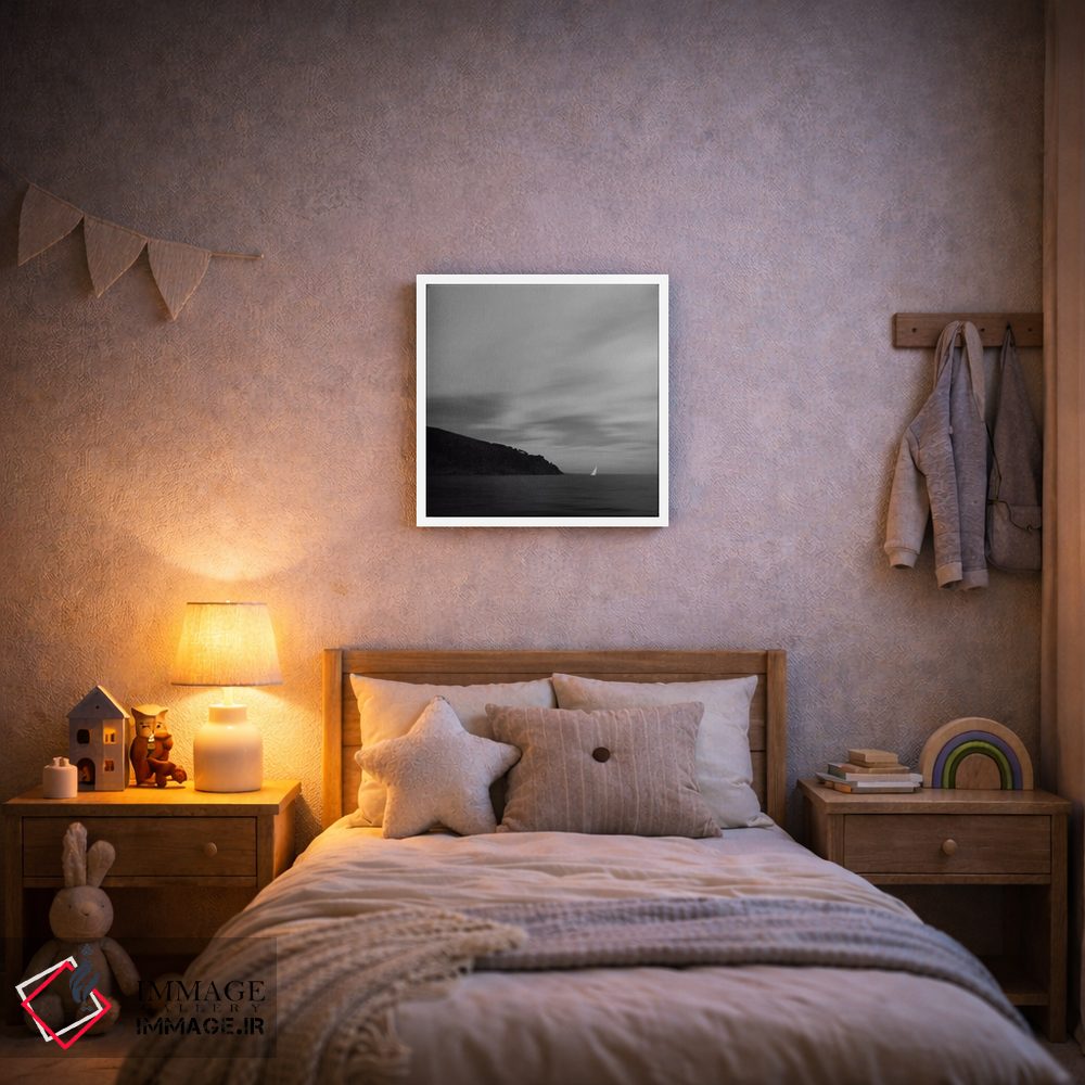 تابلو دکوراتیو Clouds And A Boat,دریا، ابرها و یک قایق اثر لنا وایسبک - D6W