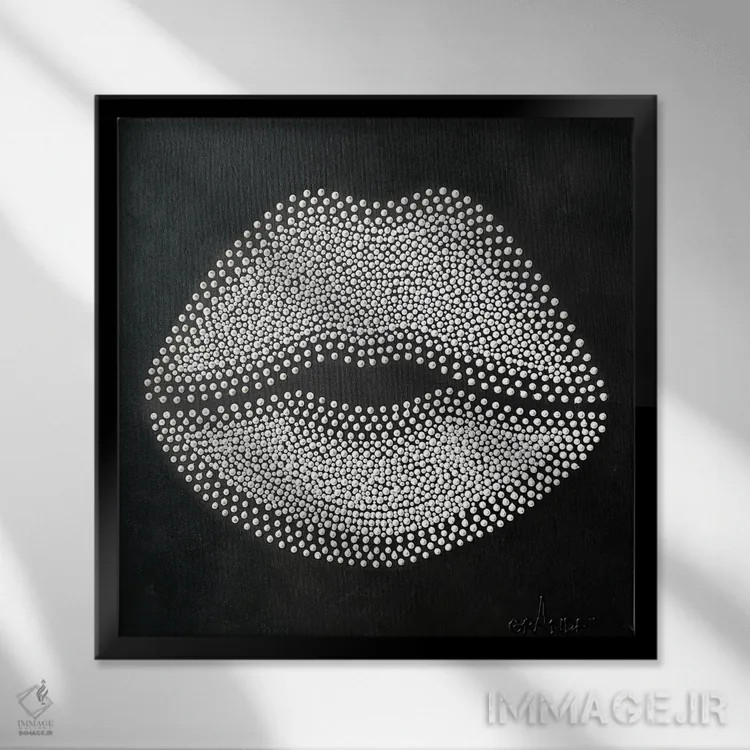 تابلو دکوراتیو بوسه ستارگان اثر آلا گرانده - نمای قابدار مشکی