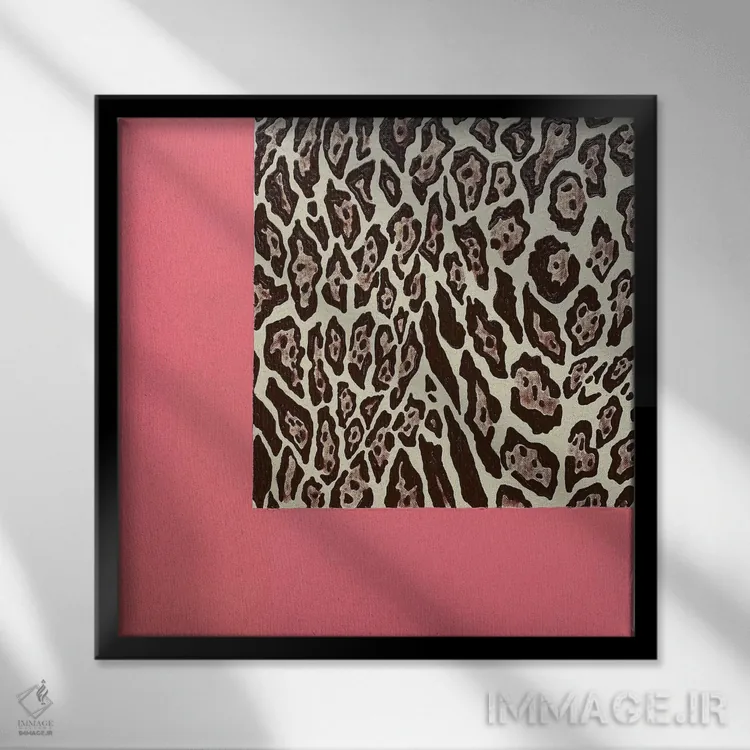 تابلو دکوراتیو حیوانات عاشقانه ۱ اثر آلا گرانده - نمای قابدار مشکی