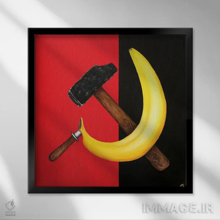 تابلو دکوراتیو داس و چکش اثر لنا اسمیرنوا - نمای قابدار مشکی