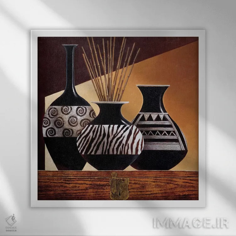 تابلو دکوراتیو نقش ها در آبنوس ۱ اثر کیت مالت - نمای قابدار سفید