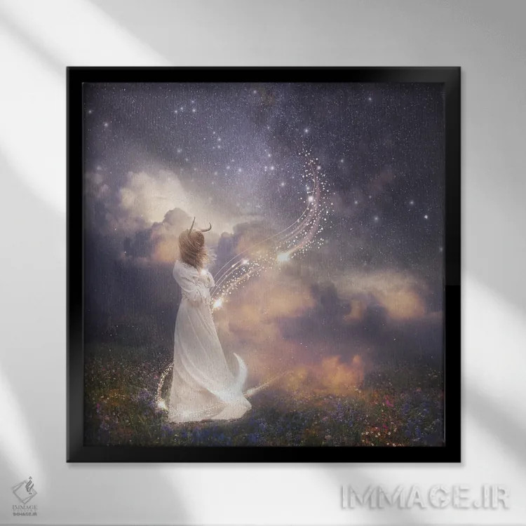 تابلو دکوراتیو ماه نو در برج ثور اثر مدنایت مون ویژوالز - نمای قابدار مشکی