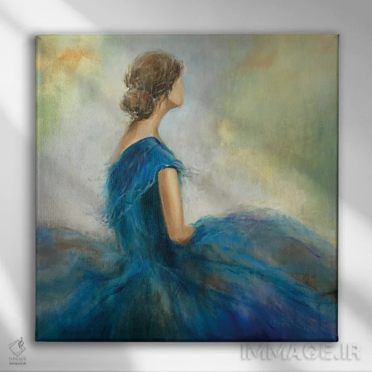 تابلو دکوراتیو بانویی در آبی II اثر کی. ناری - نمای روبهرو روی دیوار