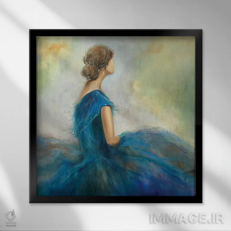 تابلو دکوراتیو بانویی در آبی II اثر کی. ناری - نمای قابدار مشکی