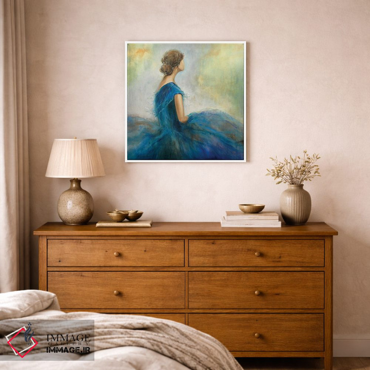 تابلو دکوراتیو بانویی در آبی II اثر کی. ناری - D1W
