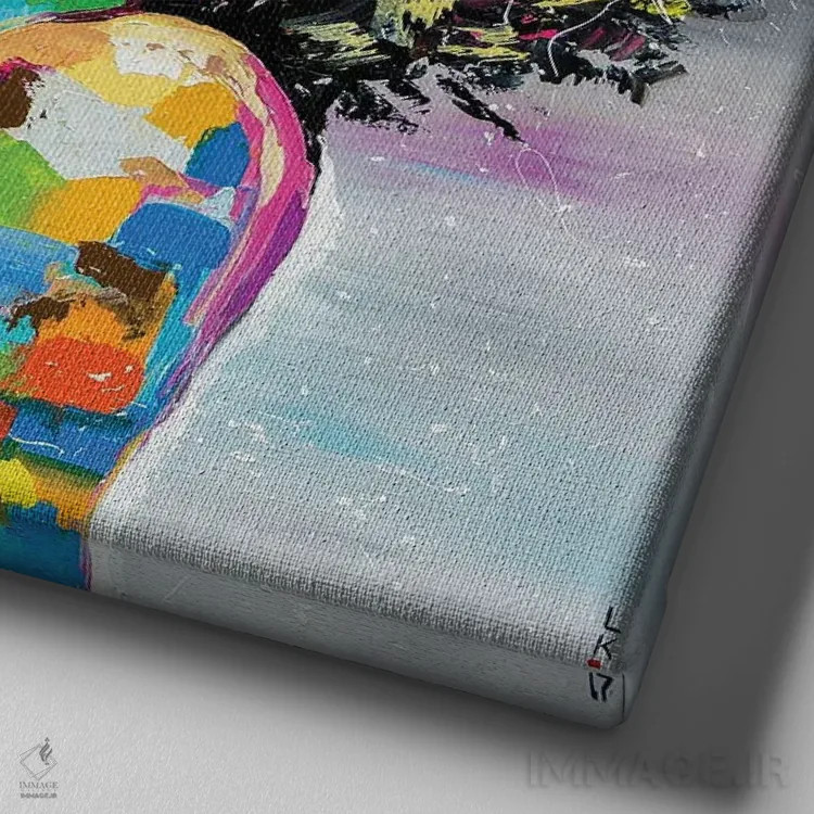 تابلو دکوراتیو دختر مرموز اثر کوپتسووا آرت - نمای نزدیک بافت بوم