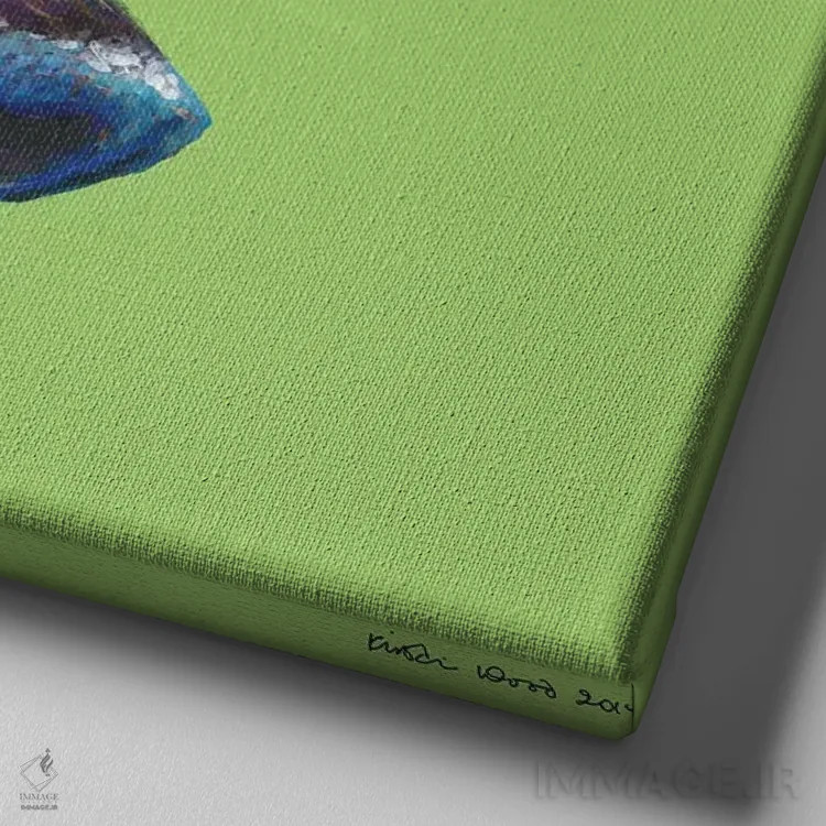 تابلو دکوراتیو ژرمن شپرد روی زمینه سبز لیمویی، مربع اثر کیرستین وود - نمای نزدیک بافت بوم