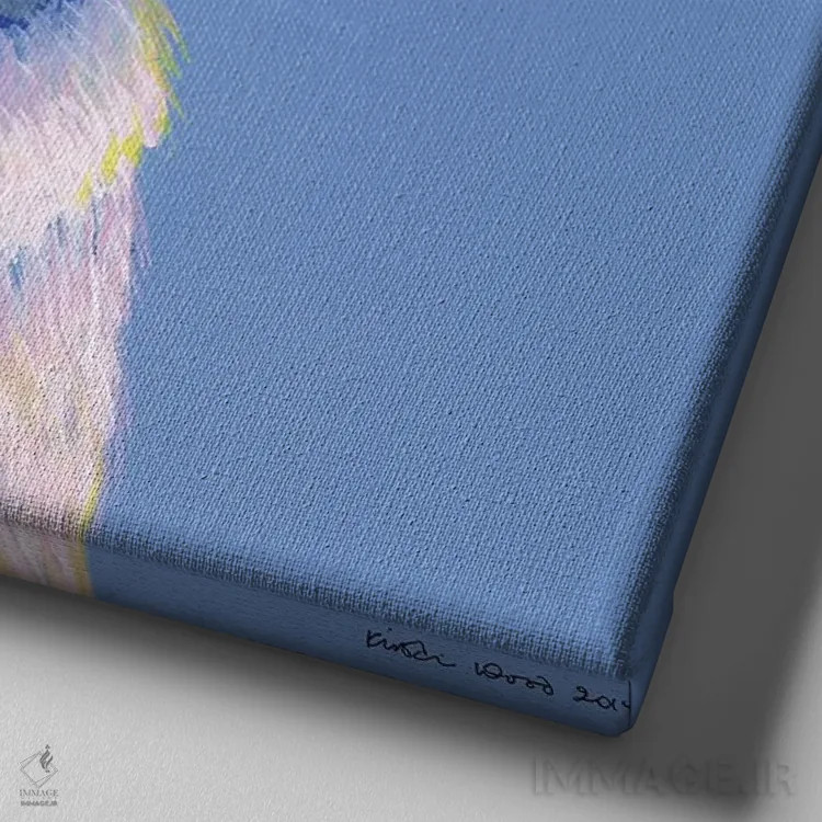 تابلو دکوراتیو پاگ روی زمینه آبی، مربع اثر کیرستین وود - نمای نزدیک بافت بوم