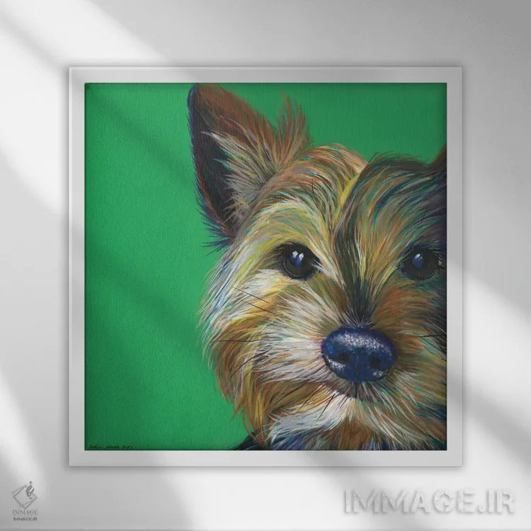 تابلو دکوراتیو یورکشایر تریر روی زمینه زمردی، مربع اثر کیرستین وود - نمای قابدار سفید