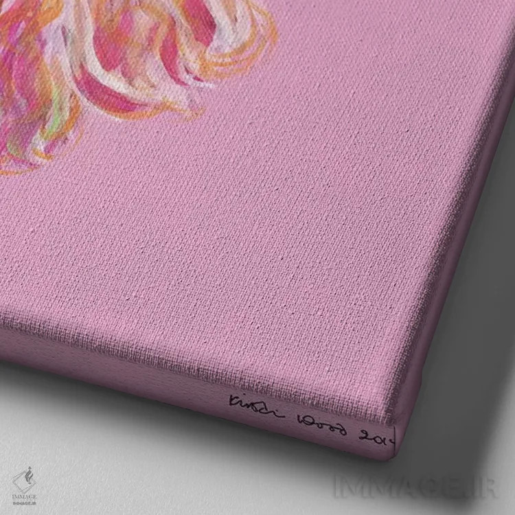 تابلو دکوراتیو پودل روی زمینه صورتی، مربع اثر کیرستین وود - نمای نزدیک بافت بوم