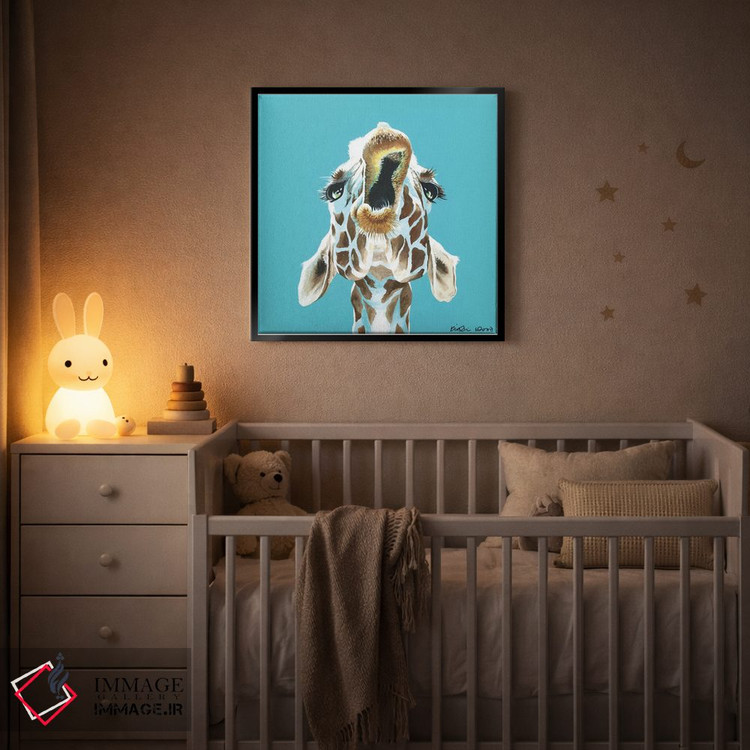 تابلو دکوراتیو زرافه روی زمینه فیروزه ای، مربع اثر کیرستین وود - D5B