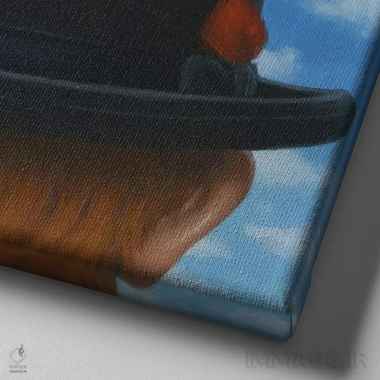 تابلو دکوراتیو کلاه بولر اثر لیزا فالکن سترن - نمای نزدیک بافت بوم