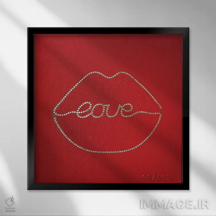 تابلو دکوراتیو بوسه عشقی الماس گونه اثر آلا گرانده - نمای قابدار مشکی