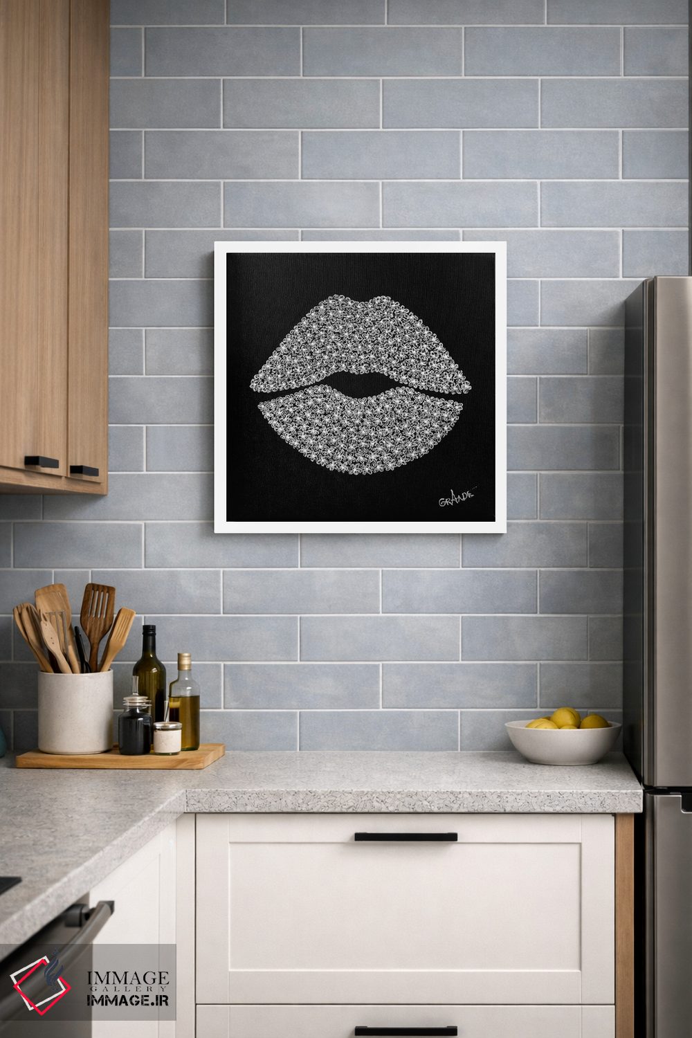 تابلو دکوراتیو لب های سفید اثر آلا گرانده - D3W