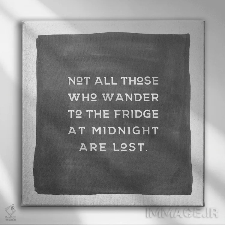 تابلو مینیمال سر زدن به یخچال در نیمه شب اثر لیدی لوئیز دیزاینز - نمای روبهرو روی دیوار
