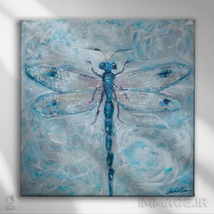 تابلو دکوراتیو "بلوز شب پره" اثر لیندا اولسن - نمای روبهرو روی دیوار