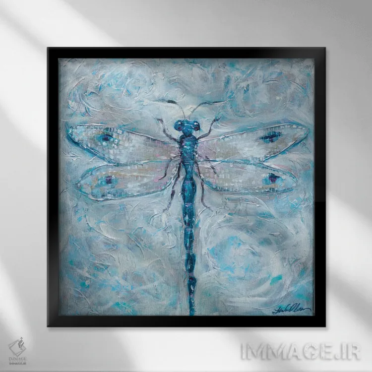 تابلو دکوراتیو "بلوز شب پره" اثر لیندا اولسن - نمای قابدار مشکی