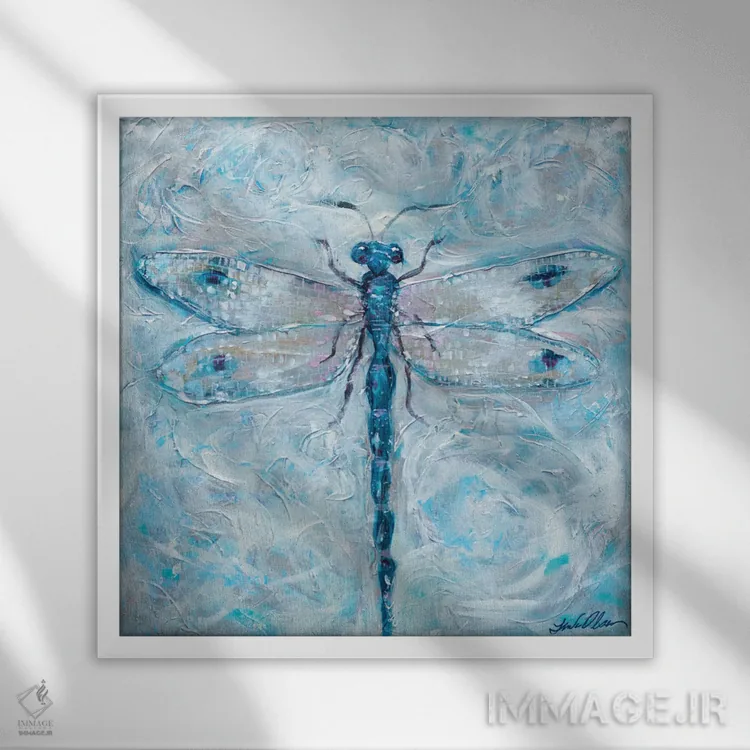 تابلو دکوراتیو "بلوز شب پره" اثر لیندا اولسن - نمای قابدار سفید