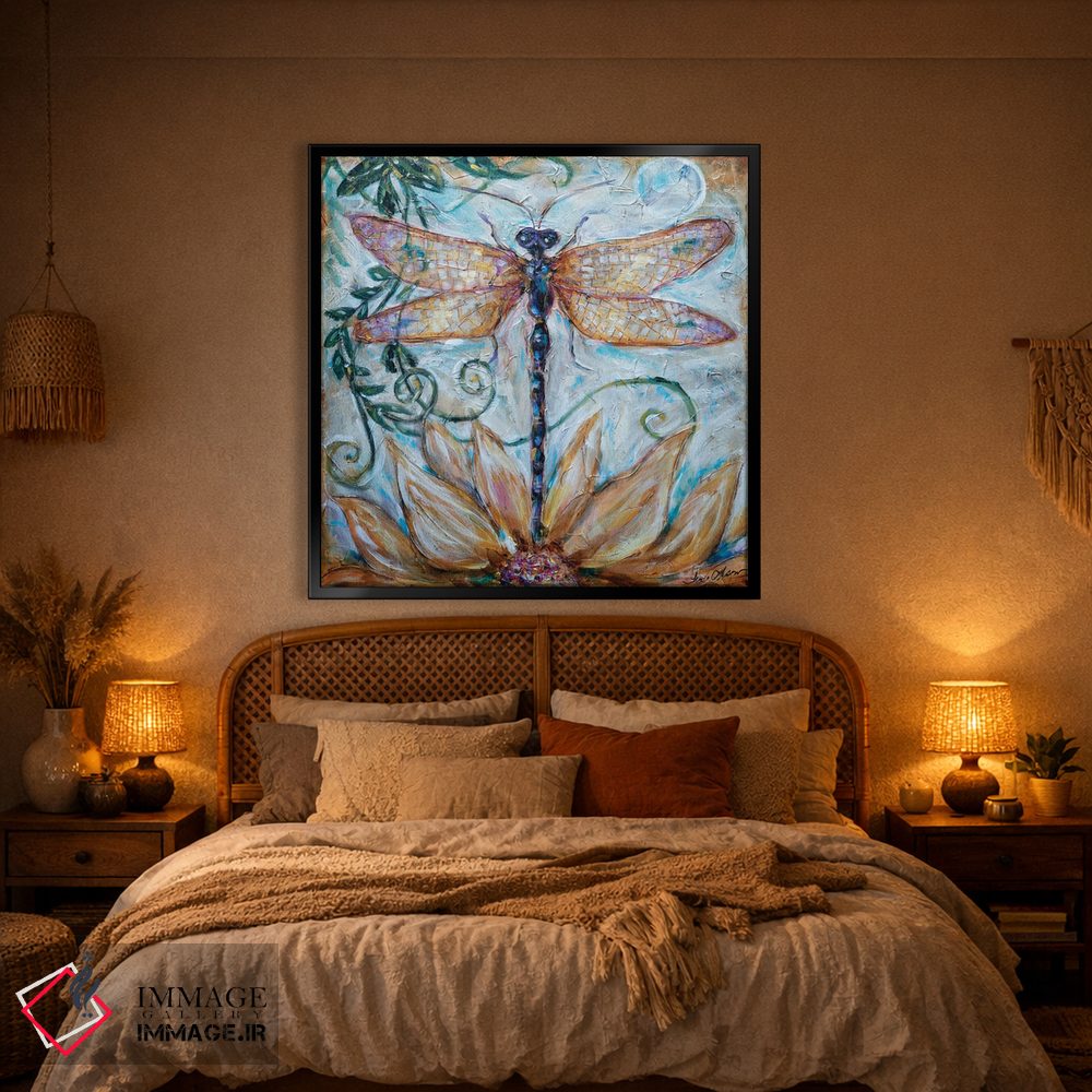 تابلو دکوراتیو "شب پره در باغ" اثر لیندا اولسن - D2B