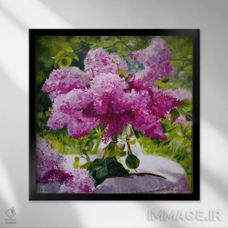 تابلو دکوراتیو دسته گل بنفشه در گلدان شیشه ای در باغ اثر جین لانتسمن - نمای قابدار مشکی