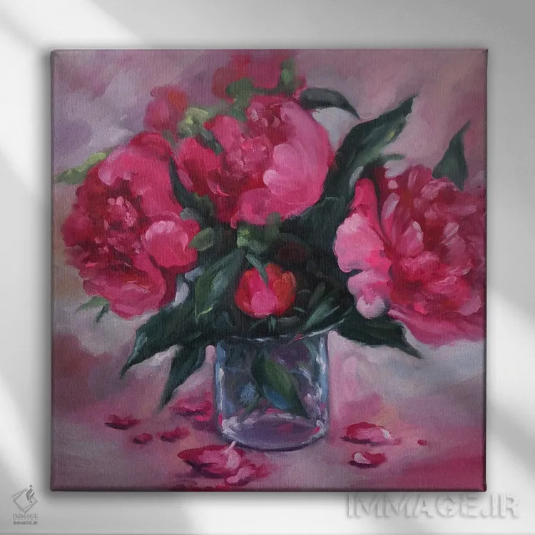 تابلو دکوراتیو گل های پئونی صورتی در گلدان شیشه ای اثر جین لانتسمن - نمای روبهرو روی دیوار