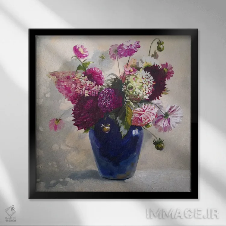 تابلو دکوراتیو دسته گل در گلدان آبی اثر جین لانتسمن - نمای قابدار مشکی