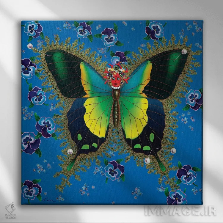 تابلو دکوراتیو پروانه با بنفشه ها اثر لیوا پاکالنه فانلی - نمای روبهرو روی دیوار