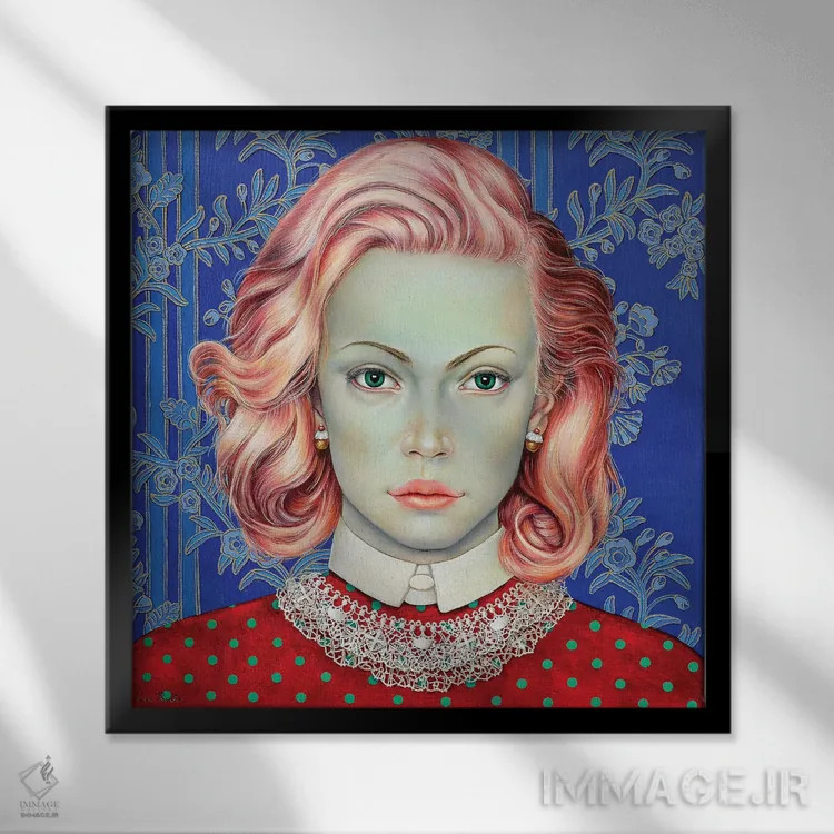 تابلو دکوراتیو دختری با موهای صورتی اثر لیوا پاکالنه فانلی - نمای قابدار مشکی