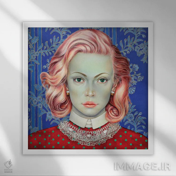 تابلو دکوراتیو دختری با موهای صورتی اثر لیوا پاکالنه فانلی - نمای قابدار سفید