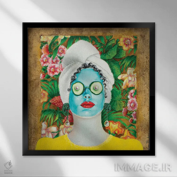 تابلو دکوراتیو دختری با ماسک فیروزه ای صورت اثر لیوا پاکالنه فانلی - نمای قابدار مشکی