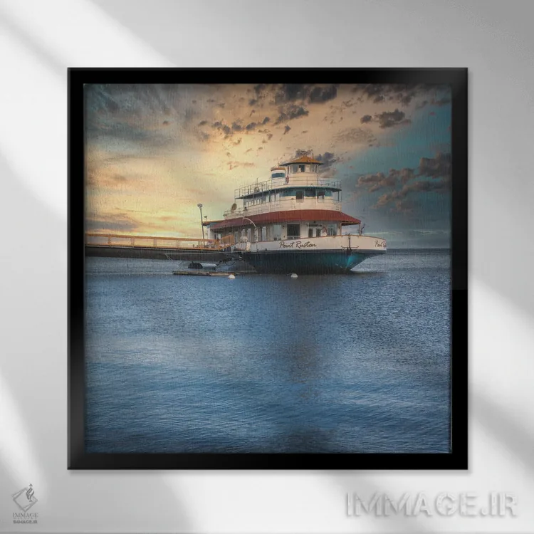 تابلو دکوراتیو کشتی فری بازنشسته راستون اثر لوئیس راث - نمای قابدار مشکی