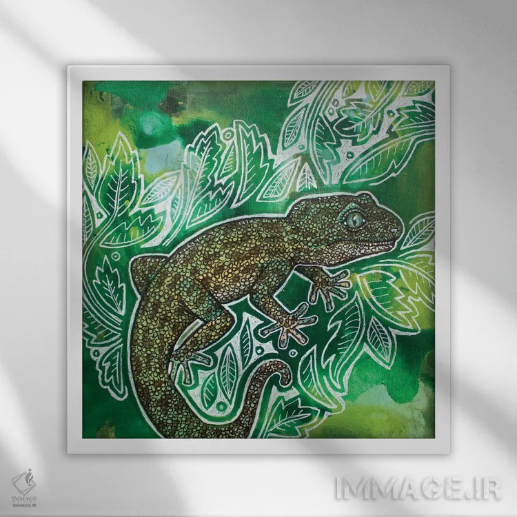 تابلو دکوراتیو مارمولک روی سبزه ۲ اثر لینت شلی - نمای قابدار سفید