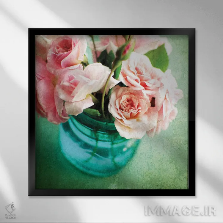 تابلو دکوراتیو سبک شبی شیک اثر لوپن گرین - نمای قابدار مشکی