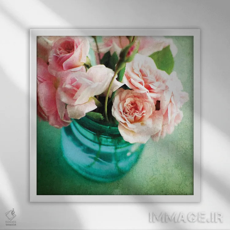 تابلو دکوراتیو سبک شبی شیک اثر لوپن گرین - نمای قابدار سفید