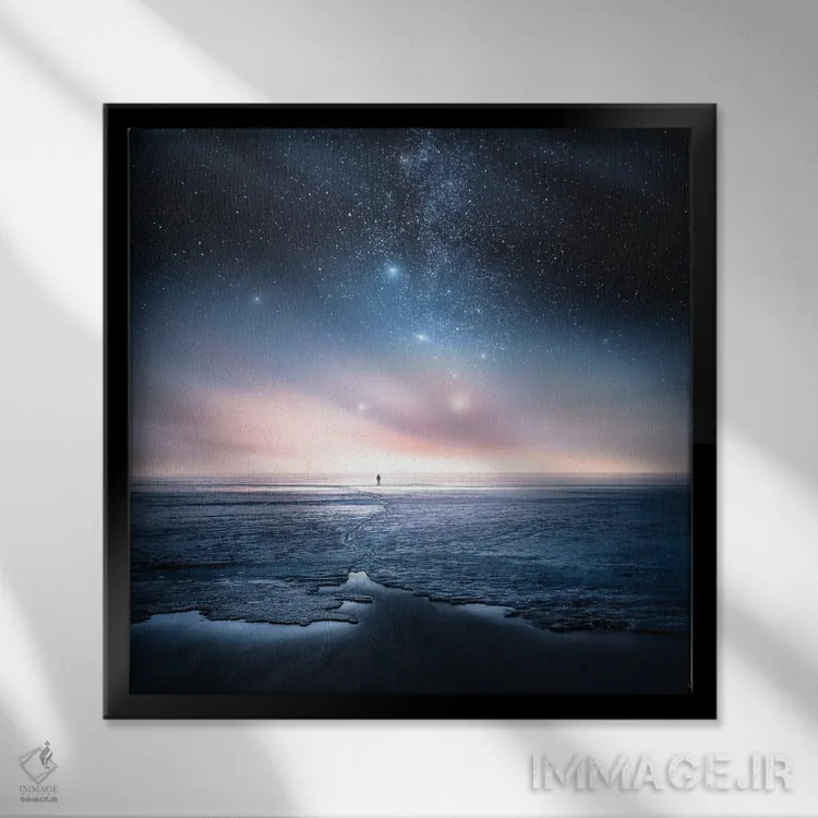 تابلو دکوراتیو رویاپرداز اثر لاری لوهی - نمای قابدار مشکی