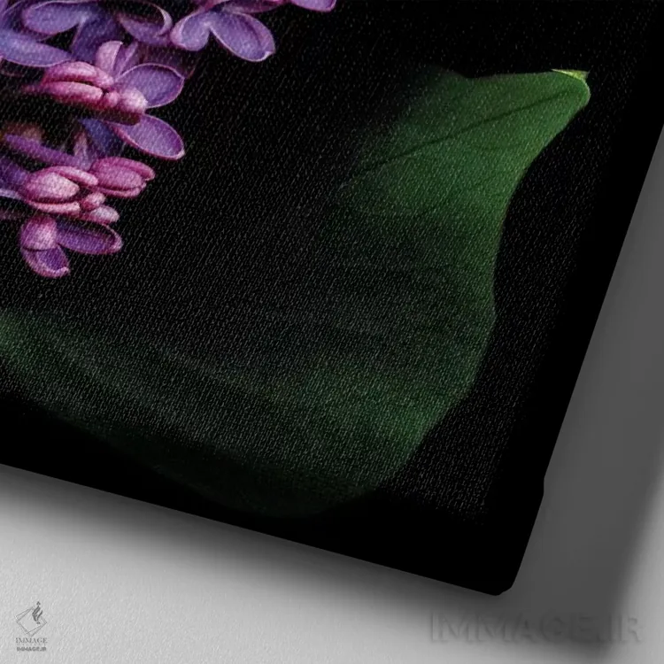 تابلو دکوراتیو یاس بنفش دوم اثر مگدا ایندیگو - نمای نزدیک بافت بوم