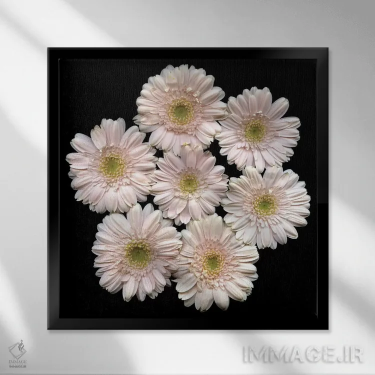 تابلو دکوراتیو جشنواره گل ها اثر مگدا ایندیگو - نمای قابدار مشکی