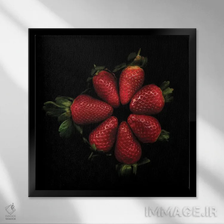 تابلو دکوراتیو توت فرنگی های براق اثر مگدا ایندیگو - نمای قابدار مشکی