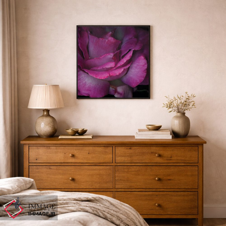 تابلو دکوراتیو میان گلبرگ ها را بخوان اثر مگدا ایندیگو - D2B