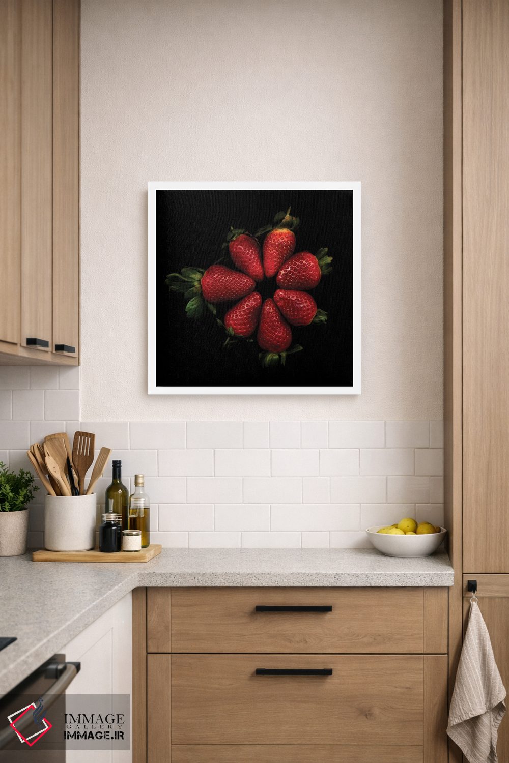 تابلو دکوراتیو توت فرنگی های براق اثر مگدا ایندیگو - D5W