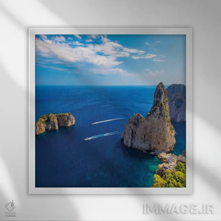 تابلو دکوراتیو کاپری زیبا اثر مارکو کارماسی - نمای قابدار سفید