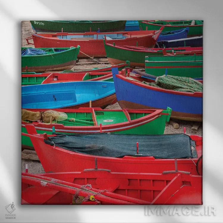 تابلو دکوراتیو قایق های وسوسه انگیز اثر مارکو کارماسی - نمای روبهرو روی دیوار