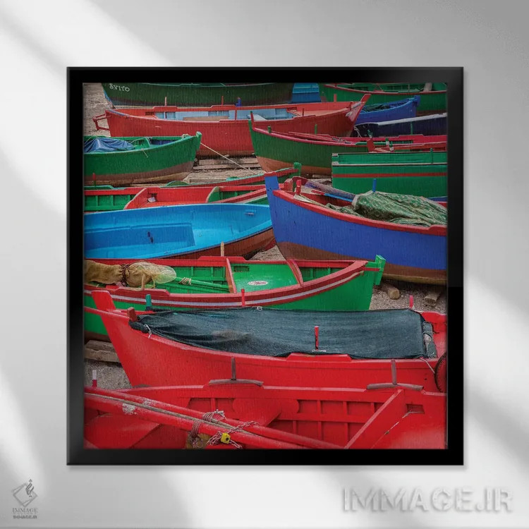 تابلو دکوراتیو قایق های وسوسه انگیز اثر مارکو کارماسی - نمای قابدار مشکی