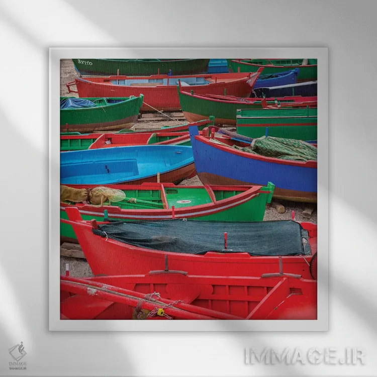 تابلو دکوراتیو قایق های وسوسه انگیز اثر مارکو کارماسی - نمای قابدار سفید