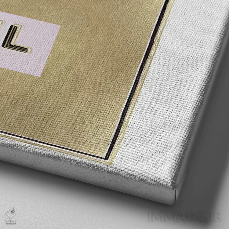 تابلو دکوراتیو کیف طلایی با دسته گل صورتی اثر مدلین بلیک - نمای نزدیک بافت بوم