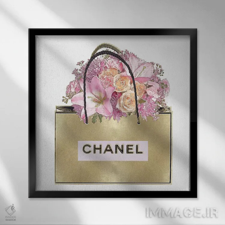 تابلو دکوراتیو کیف طلایی با دسته گل صورتی اثر مدلین بلیک - نمای قابدار مشکی