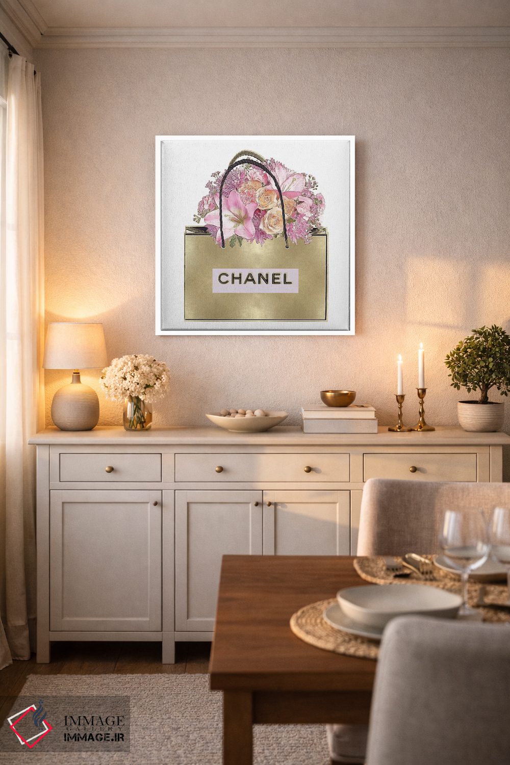 تابلو دکوراتیو کیف طلایی با دسته گل صورتی اثر مدلین بلیک - D5W