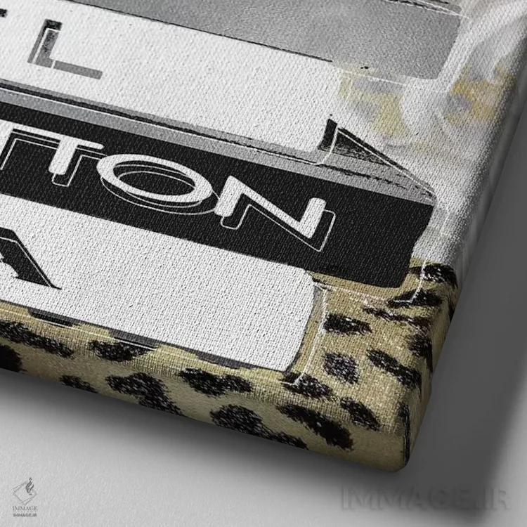 تابلو دکوراتیو کفش پاشنه بلند با گل های سفید اثر مدلین بلیک - نمای نزدیک بافت بوم