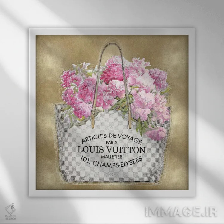 تابلو دکوراتیو دسته گل صورتی روی زمینه طلایی اثر مدلین بلیک - نمای قابدار سفید